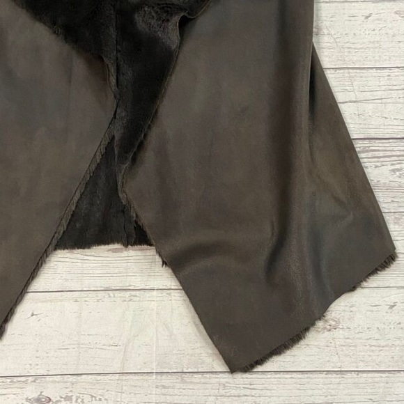 ISDA & Co Chocolate Reversible Shearling Cardigan Vest Women Size L - Picture 3 of 8